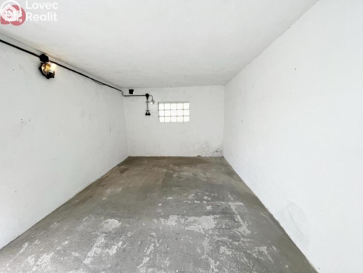 Prodej garáže Karlovy Vary, Mattoniho nábřeží 353/78 č. 1