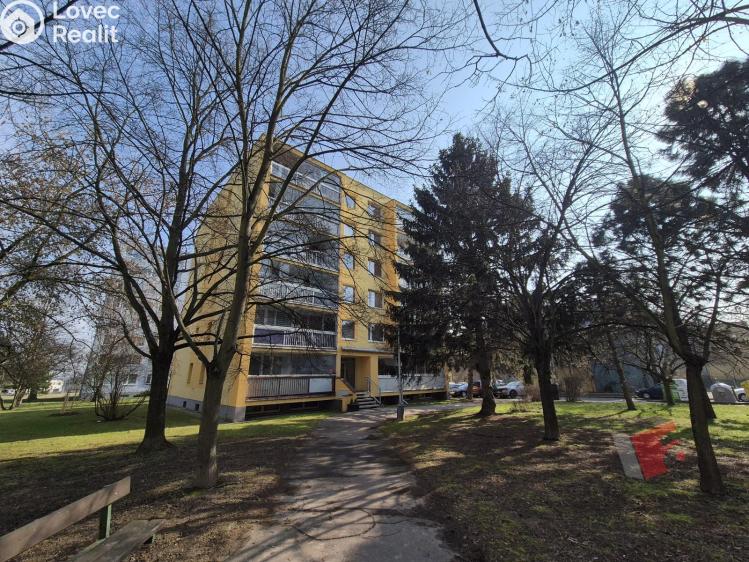 Pronájem bytu 3+1 Praha, Rašova 633/3 č. 16