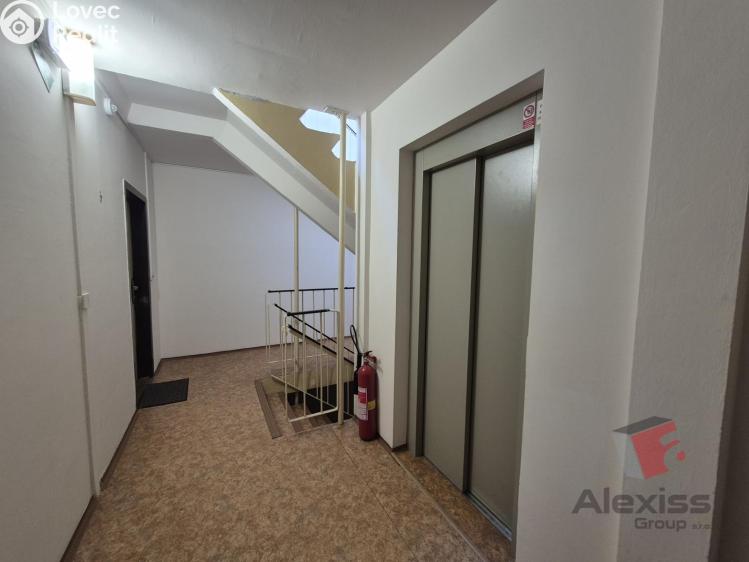 Pronájem bytu 3+1 Praha, Rašova 633/3 č. 11