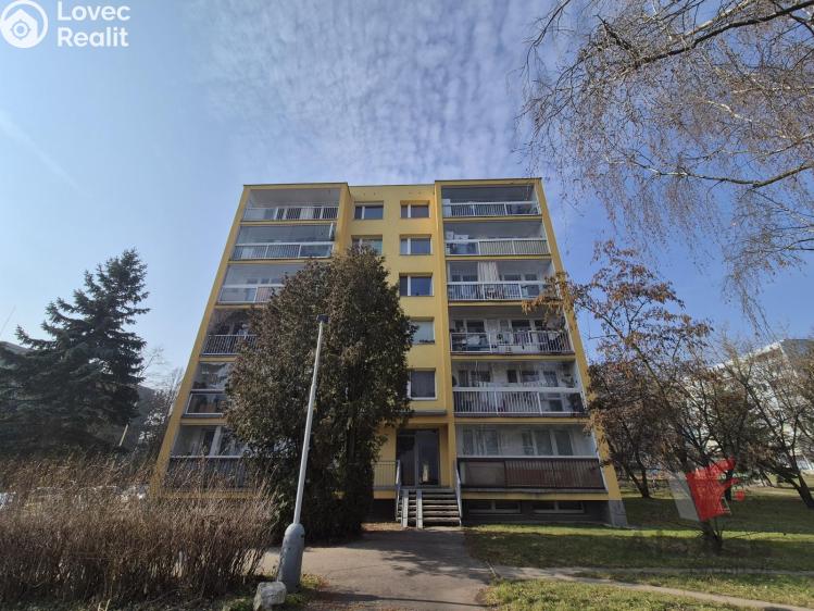 Pronájem bytu 3+1 Praha, Rašova 633/3 č. 13