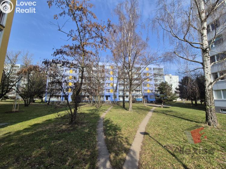 Pronájem bytu 3+1 Praha, Rašova 633/3 č. 14