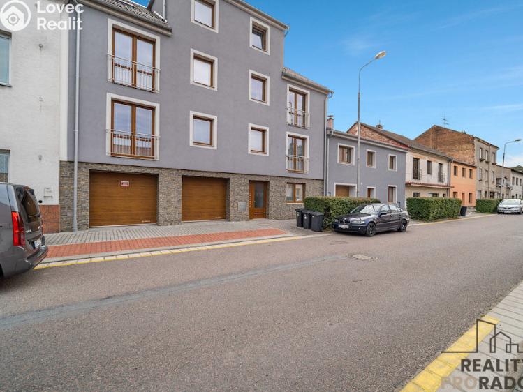 Pronájem bytu 2+KK Pardubice, V Ráji 528 č. 3