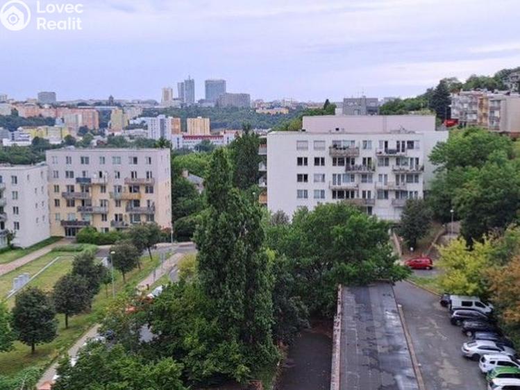 Pronájem bytu 1+KK Praha, V dolině č. 15