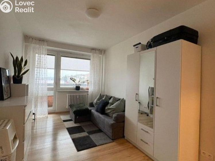 Pronájem bytu 1+KK Praha, V dolině č. 16