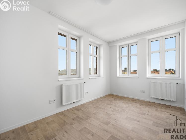 Pronájem bytu 3+KK Pardubice, Teplého 1375 č. 8