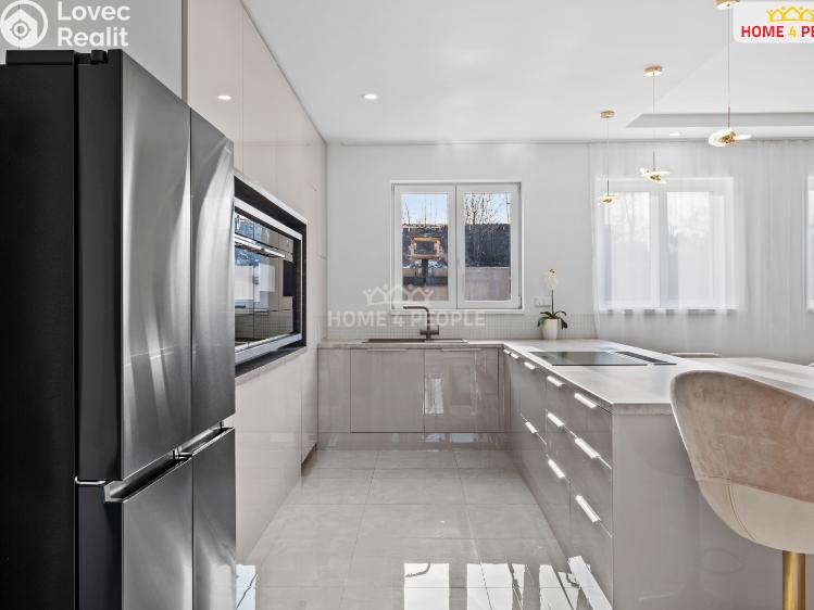 Sale commercial properties Rostoklaty č. 13