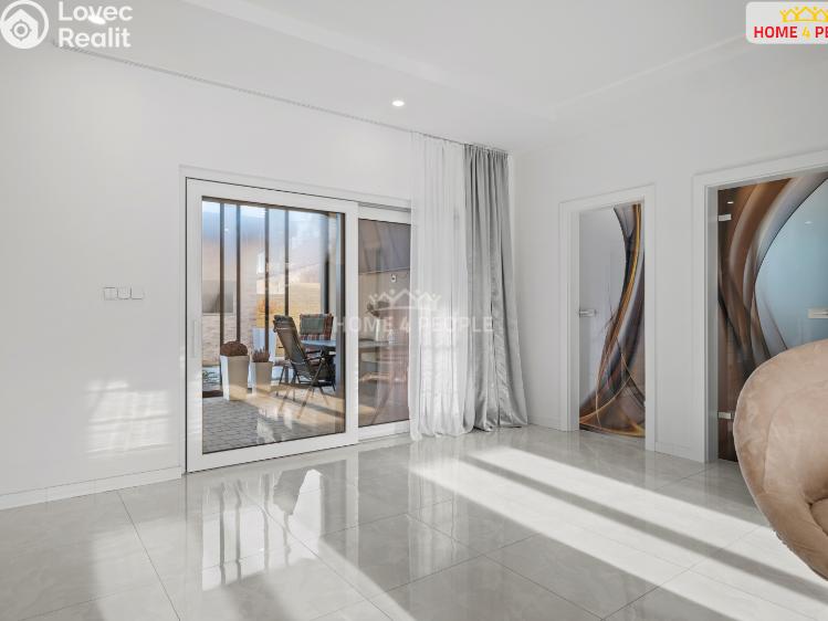 Sale commercial properties Rostoklaty č. 15