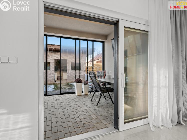 Sale commercial properties Rostoklaty č. 16