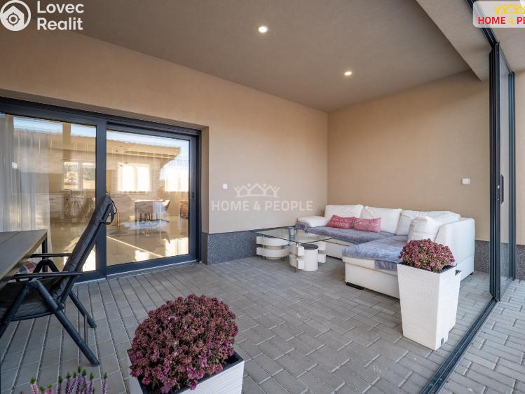 Sale commercial properties Rostoklaty č. 17