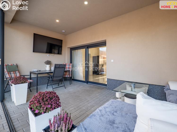 Sale commercial properties Rostoklaty č. 18