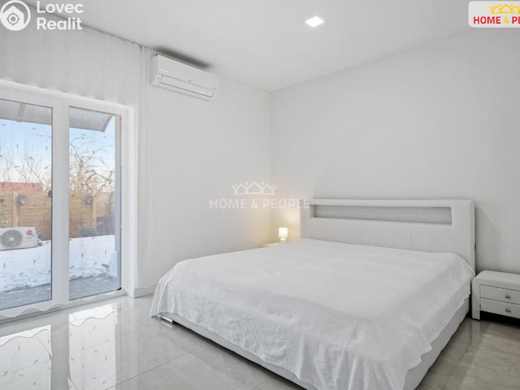 Sale commercial properties Rostoklaty č. 30