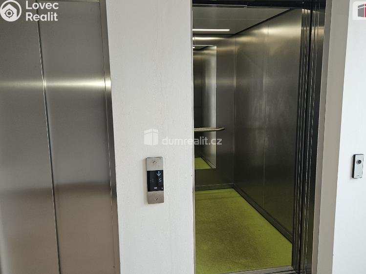 Pronájem bytu 2+KK Praha 10, Velenovského č. 31