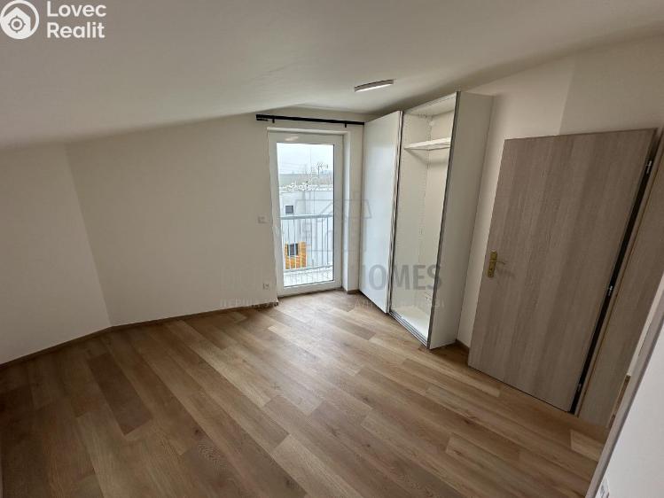 Pronájem bytu 2+KK Jenštejn, Kovářská č. 9