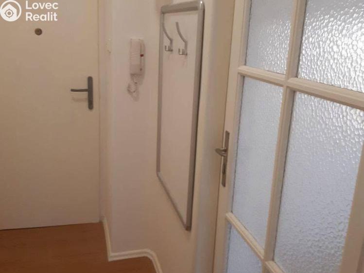 Pronájem bytu 1+KK Praha, Na dlouhém lánu č. 7