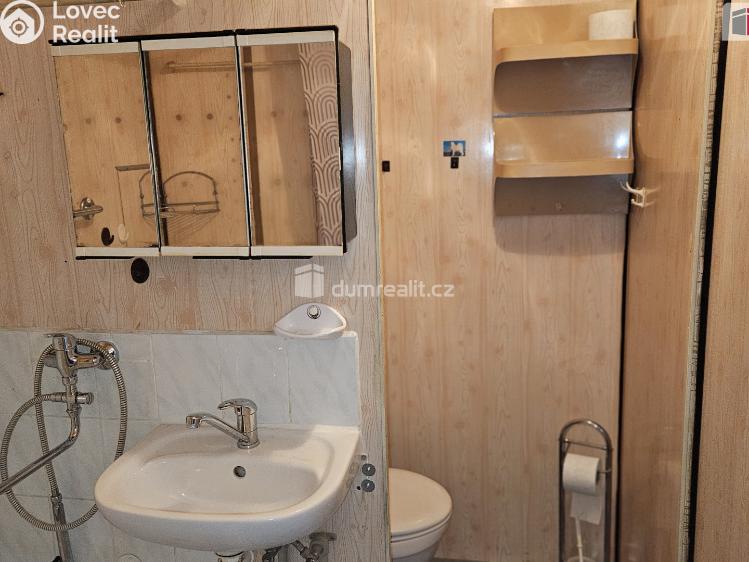 Pronájem bytu 1+KK Praha-Zličín, Nedašovská č. 7