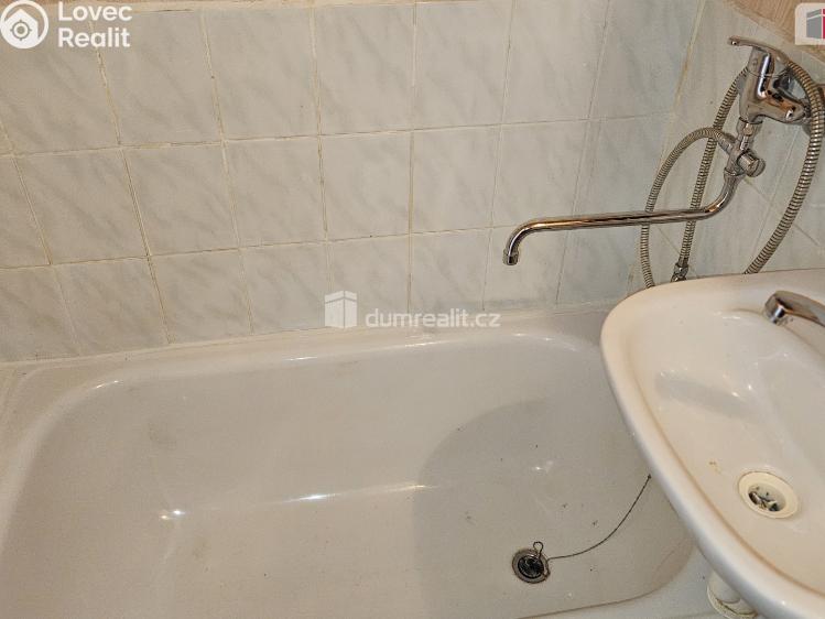 Pronájem bytu 1+KK Praha-Zličín, Nedašovská č. 8