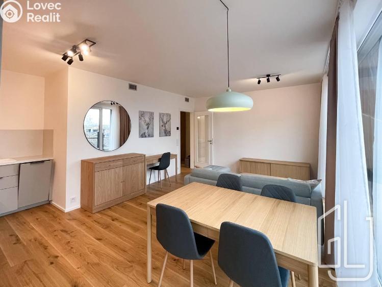 Pronájem bytu 2+KK Praha 5, Radlice, U Komína 369/10 č. 4