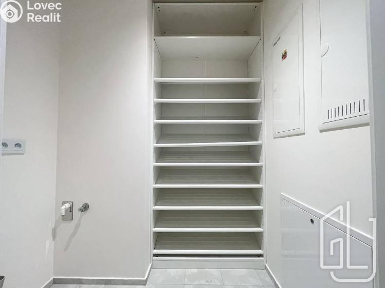 Pronájem bytu 2+KK Praha 5, Radlice, U Komína 369/10 č. 10