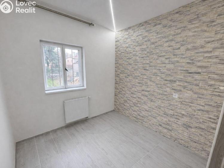 Pronájem bytu 3+1 Praha, Na Jarově 2070/36 č. 6