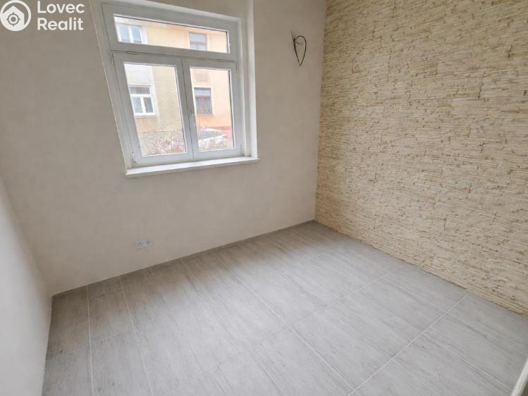 Pronájem bytu 3+1 Praha, Na Jarově 2070/36 č. 2