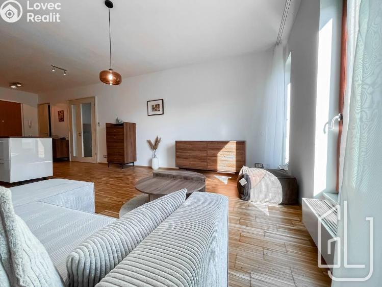 Pronájem bytu 2+KK Praha, Rohanské nábřeží č. 10