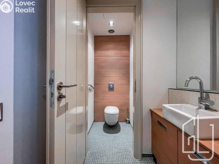 Pronájem bytu 2+KK Praha, Rohanské nábřeží č. 11