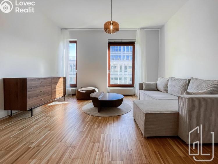 Pronájem bytu 2+KK Praha, Rohanské nábřeží č. 1