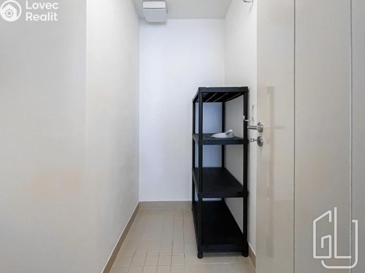 Pronájem bytu 2+KK Praha, Rohanské nábřeží č. 12