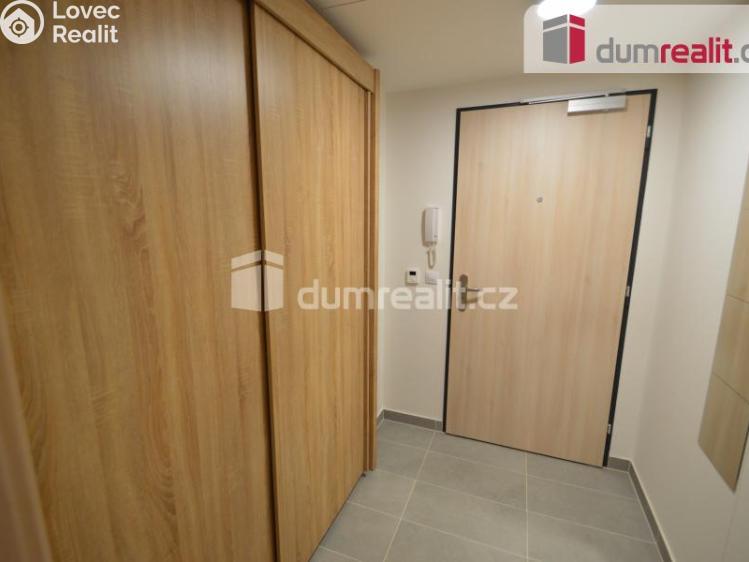 Pronájem bytu 1+KK Praha 13, Na zlatě č. 10