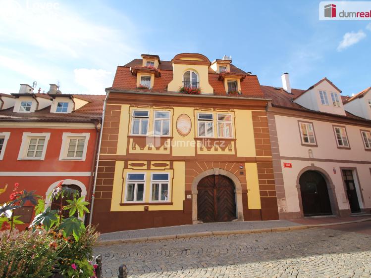 Prodej bytu 4+KK Cheb, Růžový kopeček č. 1