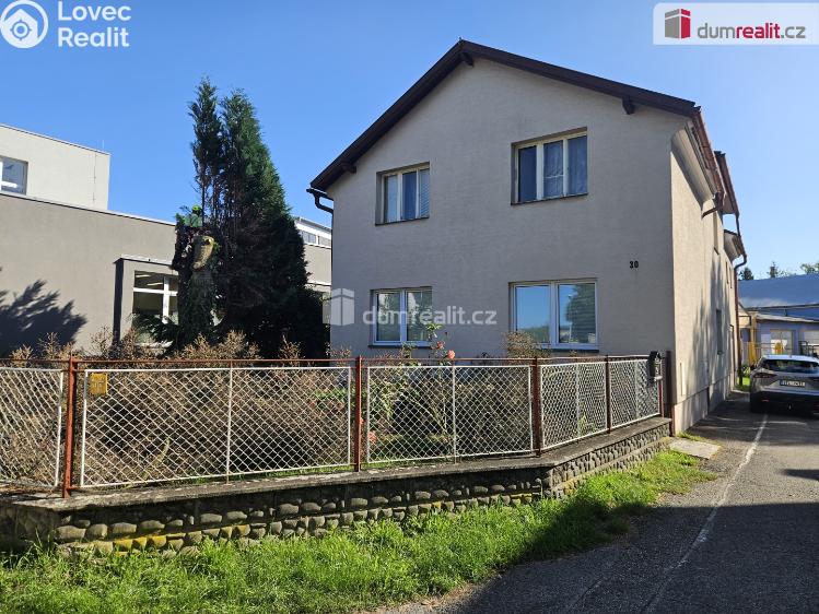 Pronájem bytu 1+KK Praha 20, Mezi úvozy č. 5