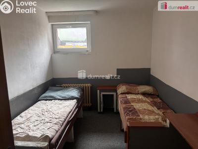 Pronájem bytu 1+KK Praha 20, Mezi úvozy č. 4