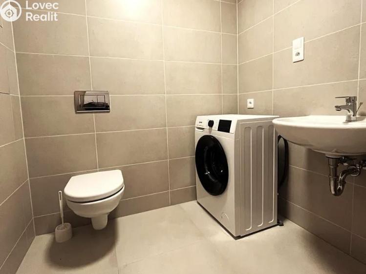 Pronájem bytu 1+KK Praha, Poděbradská č. 5