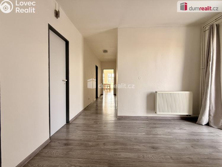 Pronájem bytu 3+1 Vracov, náměstí Míru č. 3