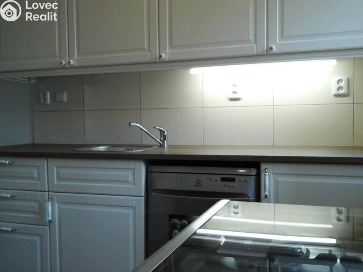 Rent apartment 2+1 Praha, Žerotínova 1641/47 č. 11