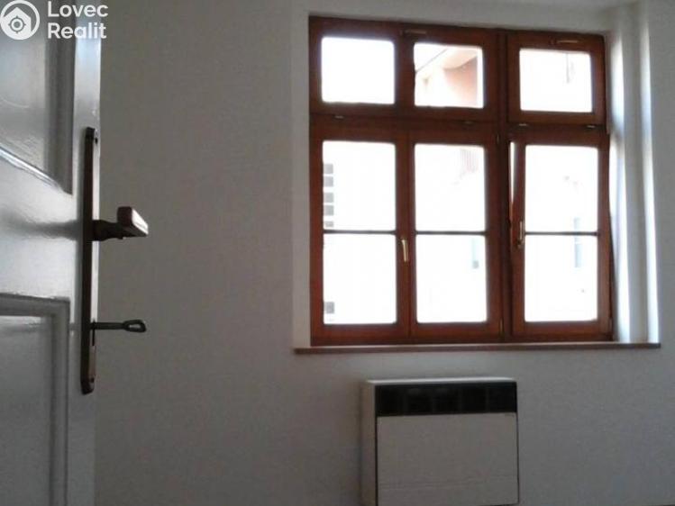 Rent apartment 2+1 Praha, Žerotínova 1641/47 č. 4