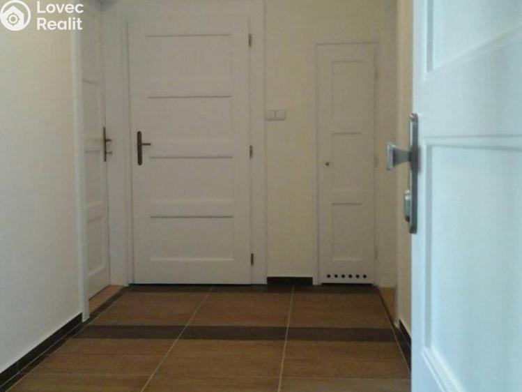 Rent apartment 2+1 Praha, Žerotínova 1641/47 č. 8