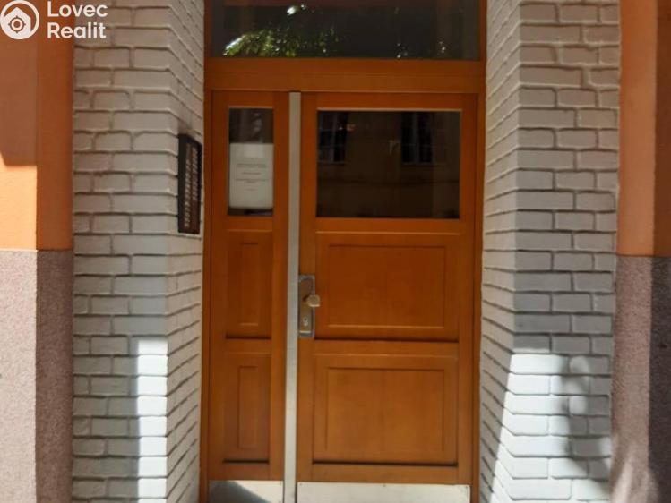 Rent apartment 2+1 Praha, Žerotínova 1641/47 č. 9