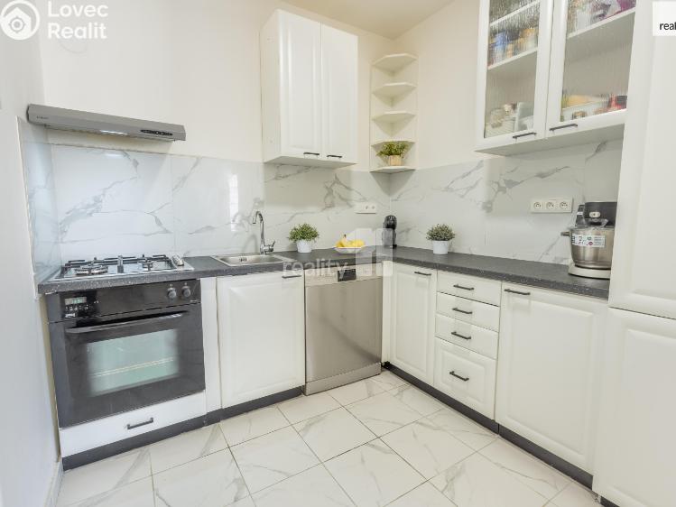 Prodej bytu 2+KK Praha 4, Sedlčanská č. 17