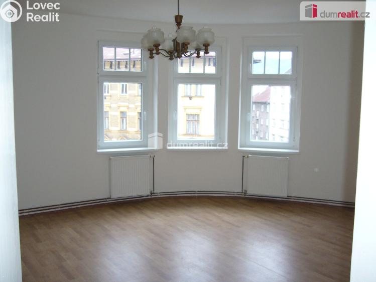 Pronájem bytu 3+1 Děčín, Revoluční nám. č. 6