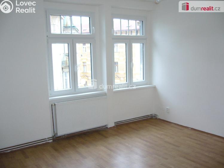 Pronájem bytu 3+1 Děčín, Revoluční nám. č. 7