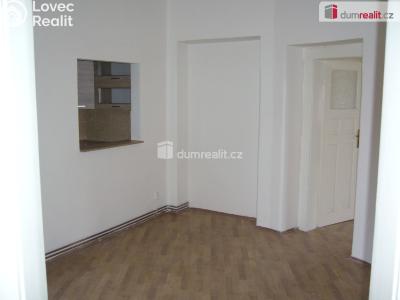 Pronájem bytu 3+1 Děčín, Revoluční nám. č. 4