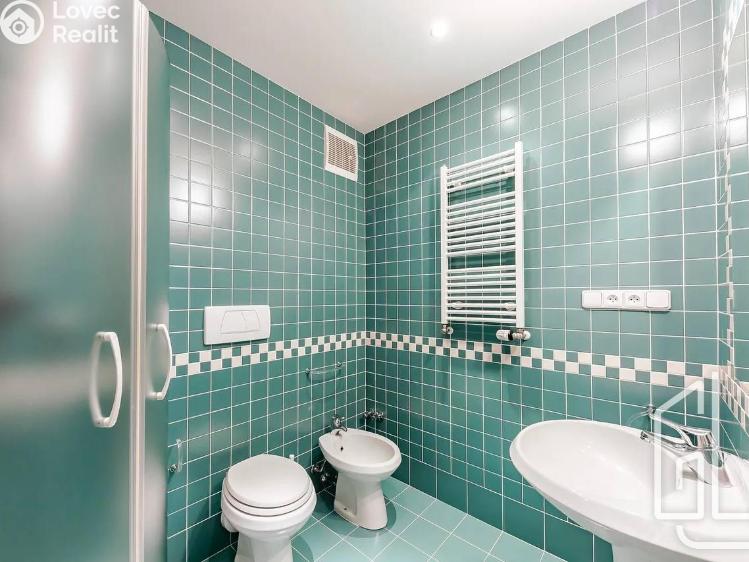 Pronájem bytu 3+1 Praha, Odborů č. 8