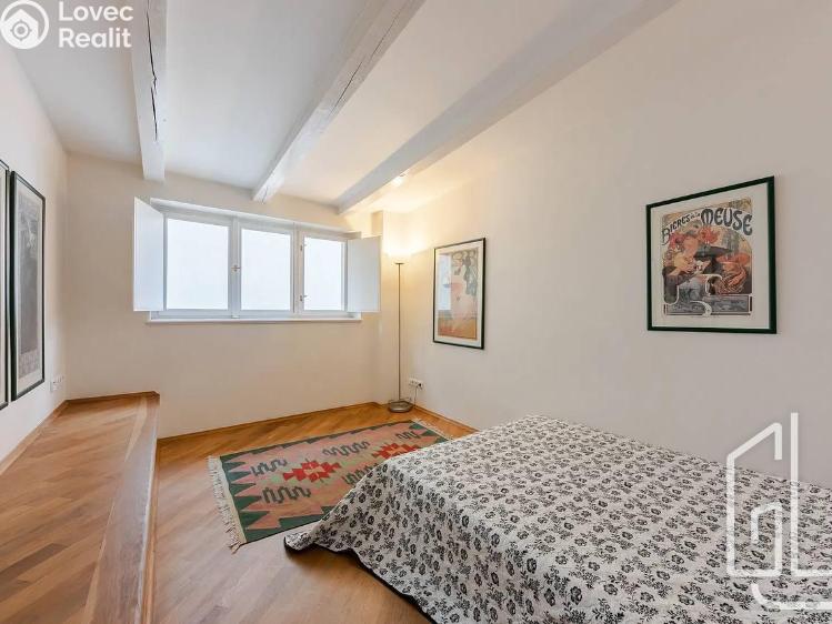 Pronájem bytu 3+1 Praha, Odborů č. 9