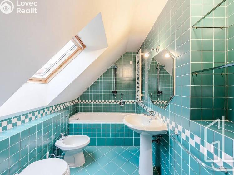 Pronájem bytu 3+1 Praha, Odborů č. 10