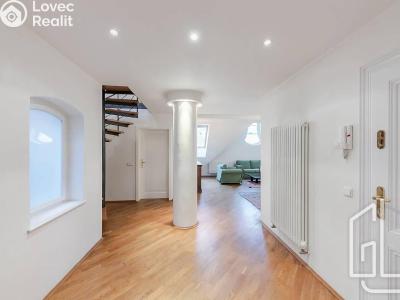 Pronájem bytu 3+1 Praha, Odborů č. 1