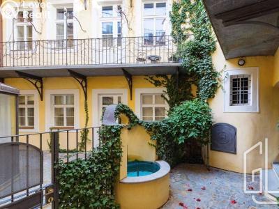 Аренда квартиры 2+1 Praha, Vlašská č. 2