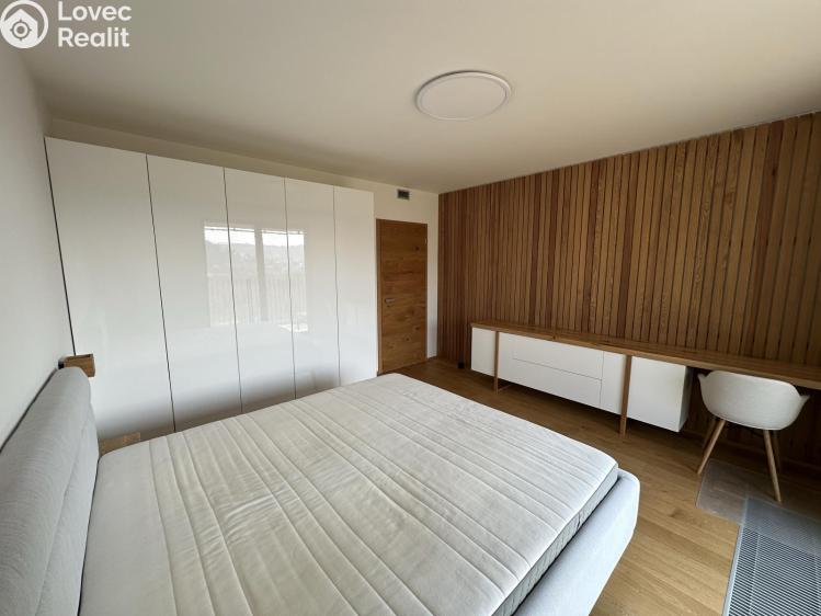 Pronájem bytu 2+KK Praha, Mezi vodami č. 8