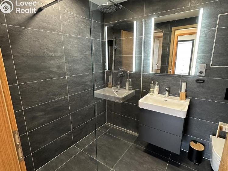 Pronájem bytu 2+KK Praha, Mezi vodami č. 11