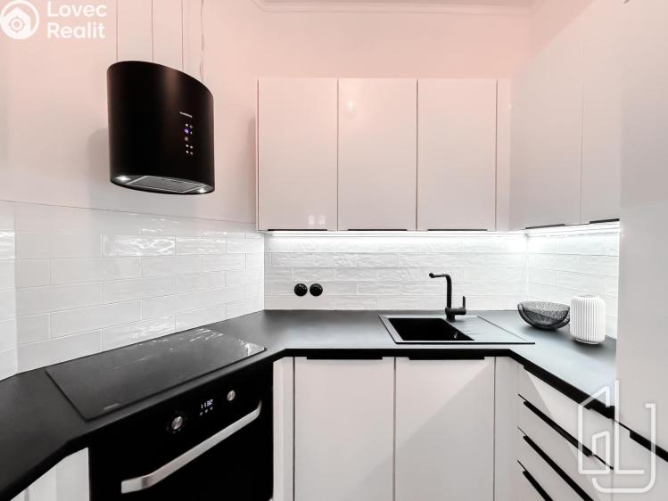 Pronájem bytu 3+1 Praha, Krkonošská č. 8